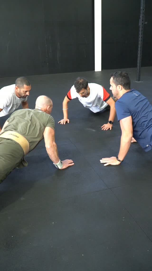 Hoje têm mais uma hora para recuperar do WOD😴⏰ Aproveitem, que segunda-feira há mais! 💪😂
#unbrokenbox #crossfit #crosstraining #crossfitportugal #workoutmotivation